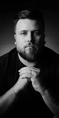 Portrait de Michel Ducas, chef de l'équipe du restaurant Pavillon la Futaie, établissement bistronomique situé à Braize.